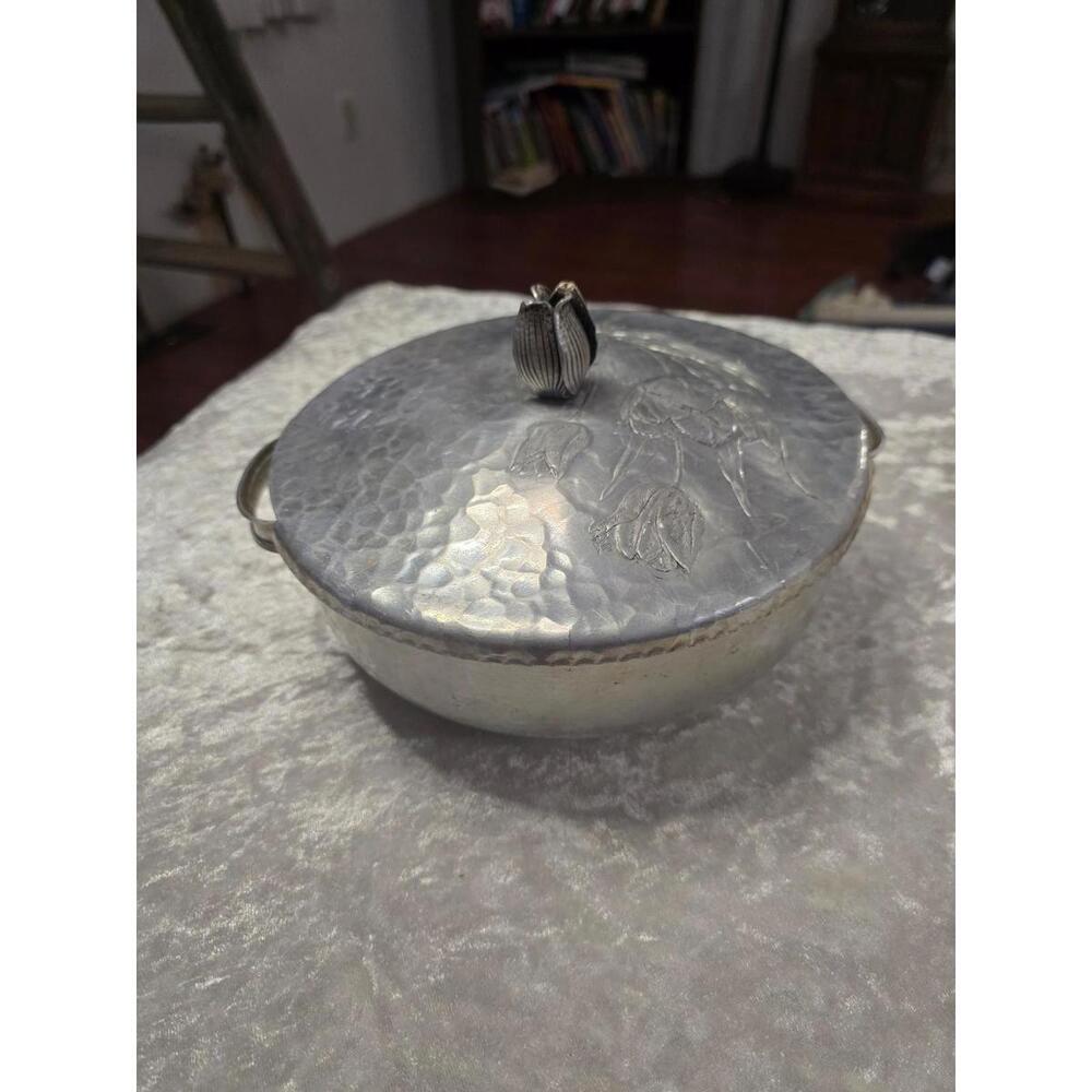 Rodney Kent Aluminum Casserole w/Lid  #461 Vintage 1950s 9" Chased Tulips